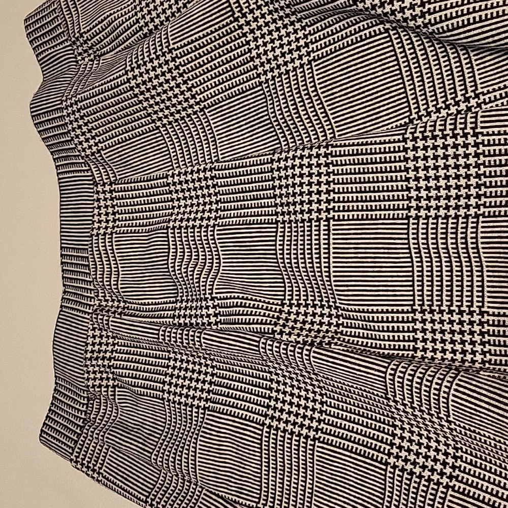 Skirt - Picture 2 of 6